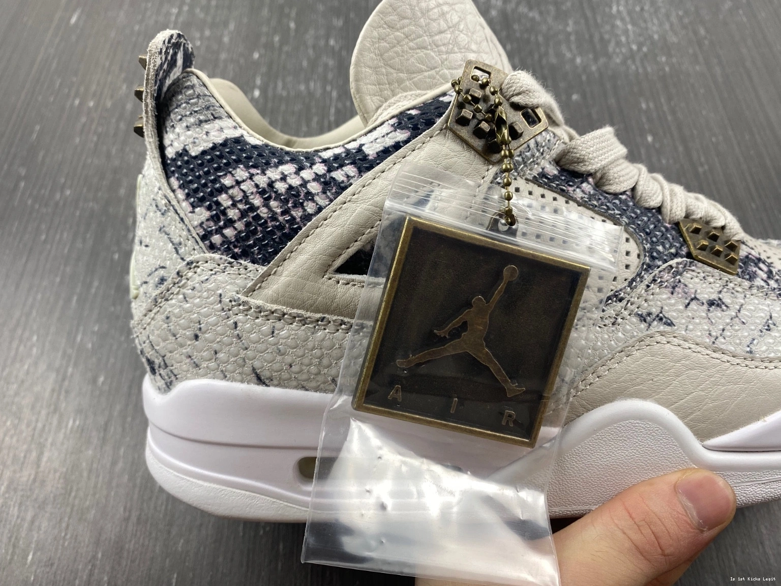 819139-030 Retro Snakeskin 4 Jordan - 0320